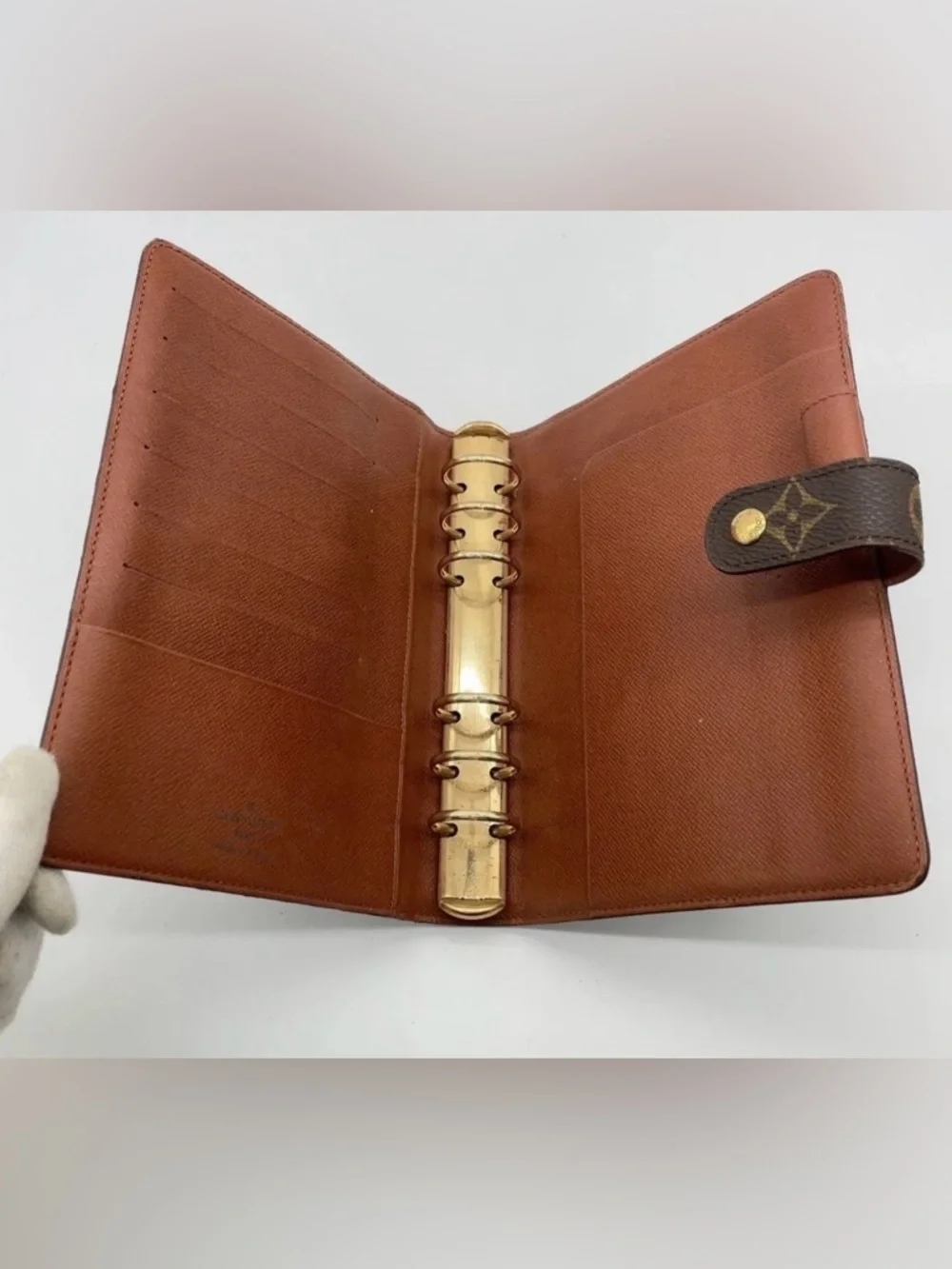 Authentic Louis Vuitton Monogram
Agenda MM Notebook Cover - Picture 5 of 12